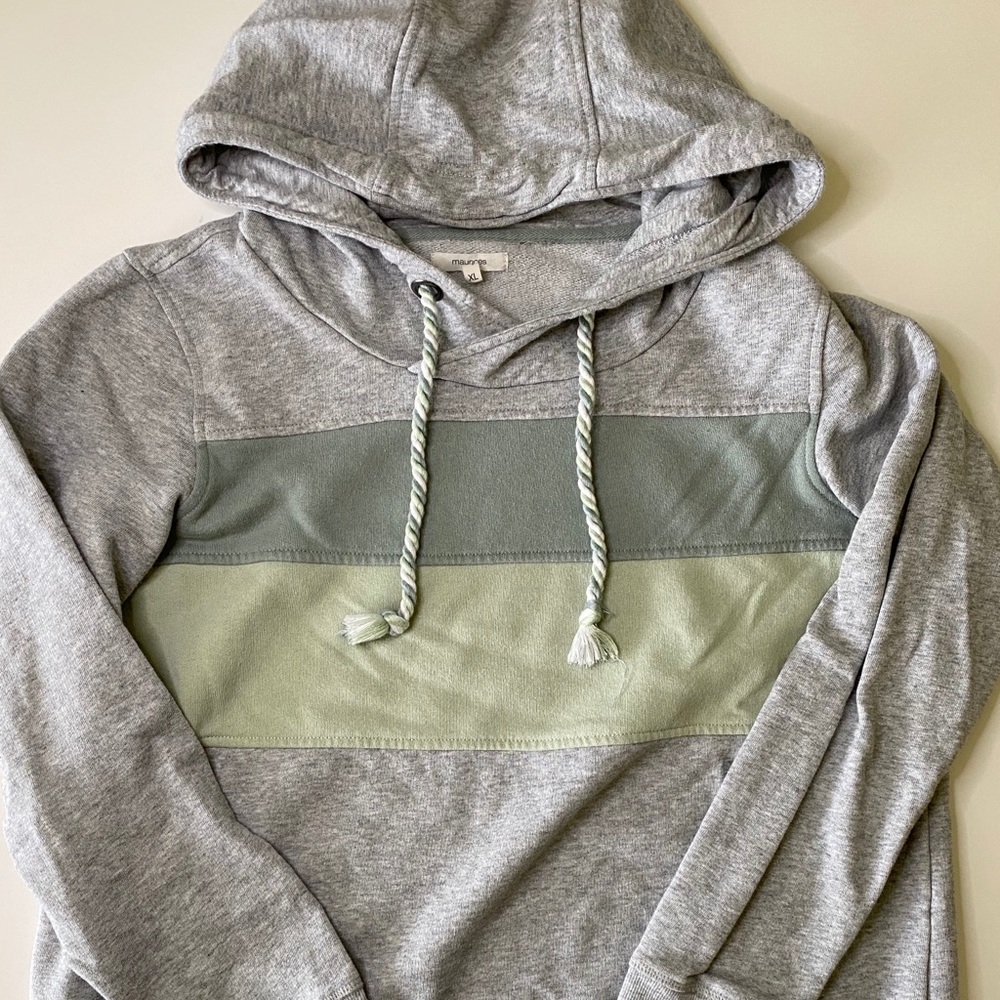 Sweatshirt